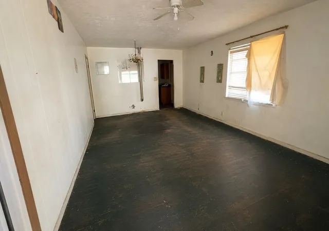 Photo 3 of Sale Pending at 7515 Bradmar St, Houston, TX 77088 | MLS# 46834703 | Listing updated on 2026-09-27