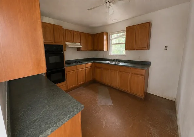 Photo 4 of Sale Pending at 7515 Bradmar St, Houston, TX 77088 | MLS# 46834703 | Listing updated on 2026-09-27