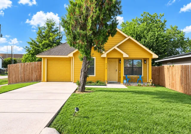 Photo 1 of Single family home for sale at 4318 Mckinley St, Houston, TX 77051 | MLS# 94722645 | Listing updated on 2026-09-23