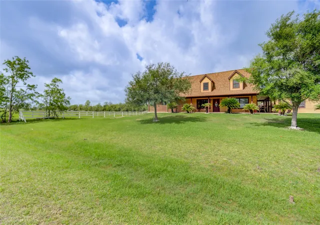 Photo 3 of Single family home for sale at 8204 S Humble Camp Rd, Dickinson, TX 77539 | MLS# 85608335 | Listing updated on 2026-09-12