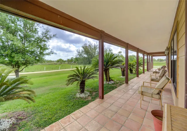 Photo 4 of Single family home for sale at 8204 S Humble Camp Rd, Dickinson, TX 77539 | MLS# 85608335 | Listing updated on 2026-09-12