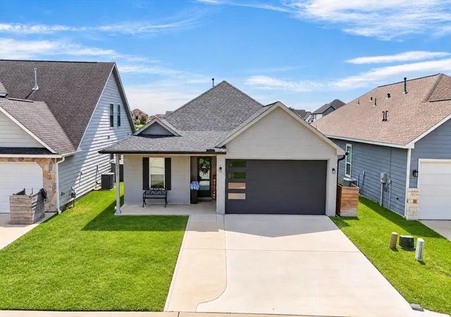 Photo 2 of Single family home for sale at 10737 S Lake Mist Ln, Willis, TX 77318 | MLS# 15249027 | Listing updated on 2026-09-14