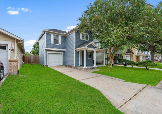 Photo 3 of Single family home for sale at 9915 Victoria Grv Ln, Houston, TX 77075 | MLS# 9937619 | Listing updated on 2026-09-04