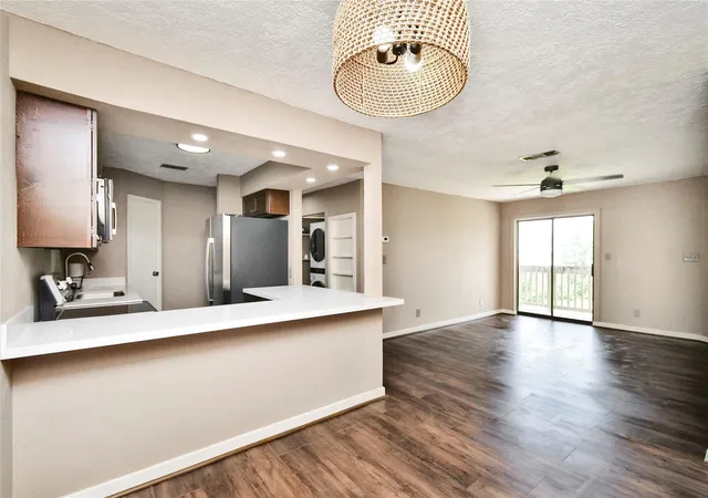 Condo for sale at 2501 Gulf Fwy #14A, Dickinson, TX 77539 | MLS# 78070142