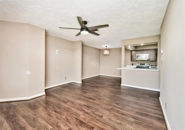 Photo 3 of Condo for sale at 2501 Gulf Fwy #14A, Dickinson, TX 77539 | MLS# 78070142 | Listing updated on 2026-09-16