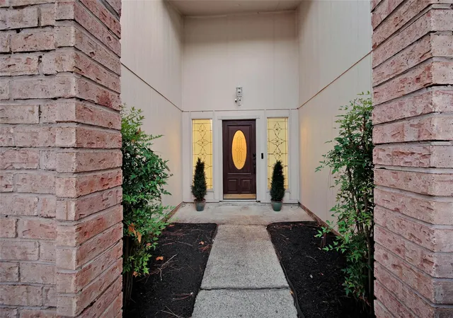 Photo 2 of Sale Pending at 4711 Towermont Ln, Spring, TX 77388 | MLS# 54727638 | Listing updated on 2026-09-18