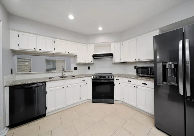 Photo 4 of Sale Pending at 4711 Towermont Ln, Spring, TX 77388 | MLS# 54727638 | Listing updated on 2026-09-18