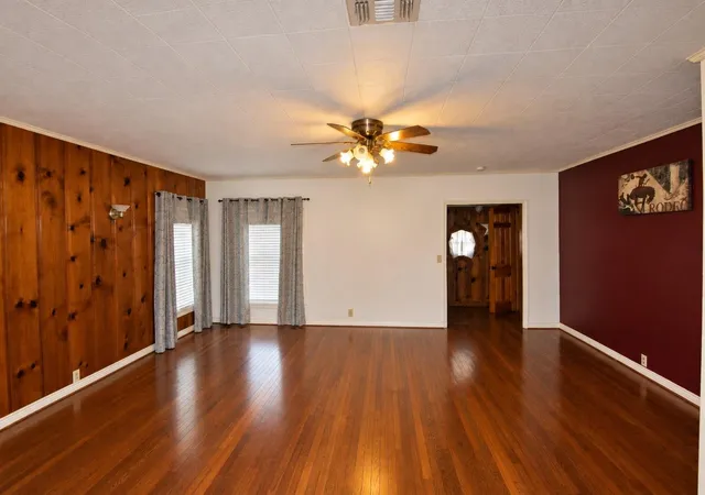 Photo 4 of Single family home for sale at 3706 College St, Damon, TX 77430 | MLS# 40016700 | Listing updated on 2026-09-22