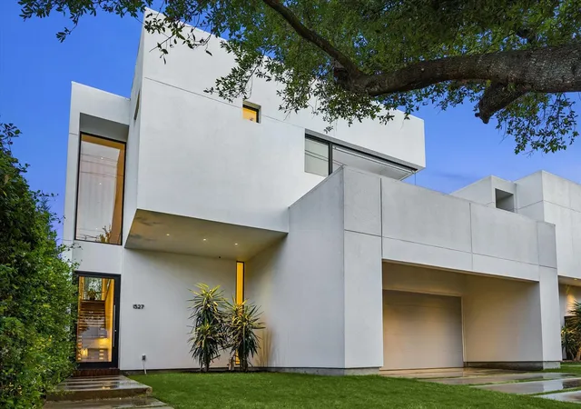 Single family home for sale at 1527 Indiana St, Houston, TX 77006 | MLS# 74568357