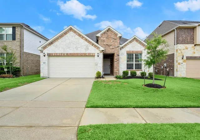 Photo 2 of Single family home for sale at 19911 Mulberry Pine Ln, Cypress, TX 77429 | MLS# 94401331 | Listing updated on 2026-09-10