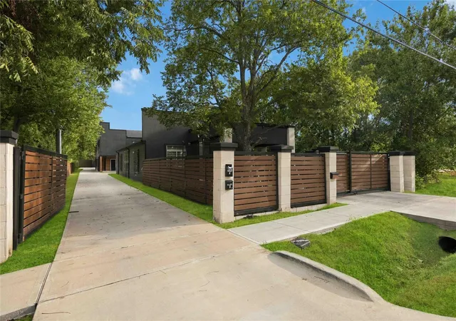 Photo 1 of Multi family home for sale at 4929 Wilmington St #A-B, Houston, TX 77033 | MLS# 15731226 | Listing updated on 2026-09-24