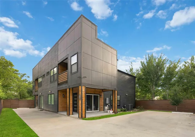 Photo 2 of Multi family home for sale at 4929 Wilmington St #A-B, Houston, TX 77033 | MLS# 15731226 | Listing updated on 2026-09-24