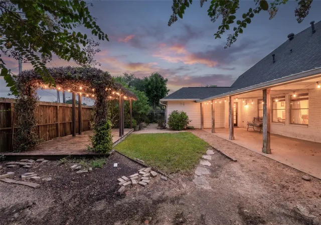 Photo 2 of Single family home for sale at 5501 Pecos St, Dickinson, TX 77539 | MLS# 98935611 | Listing updated on 2026-09-16