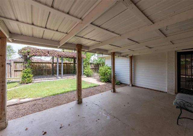 Photo 3 of Single family home for sale at 5501 Pecos St, Dickinson, TX 77539 | MLS# 98935611 | Listing updated on 2026-09-16