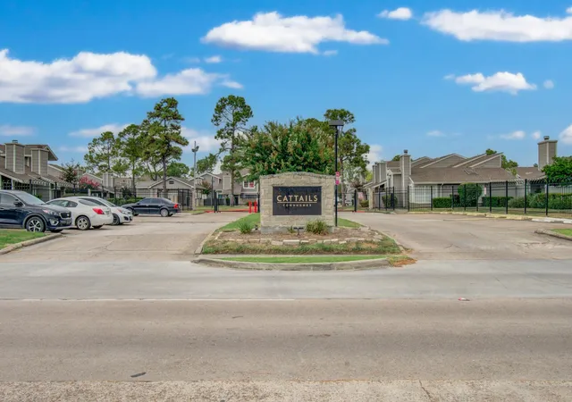 Photo 2 of Townhouse for sale at 12203 Sandpiper Dr #122, Houston, TX 77035 | MLS# 10530773 | Listing updated on 2026-09-04