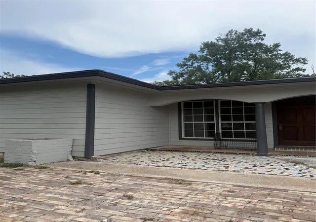 Photo 2 of Single family home for sale at 7220 Parker Rd, Houston, TX 77016 | MLS# 18099214 | Listing updated on 2026-09-11