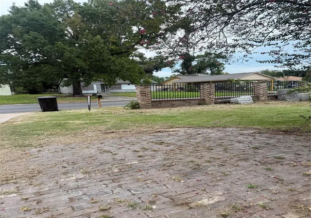 Photo 3 of Single family home for sale at 7220 Parker Rd, Houston, TX 77016 | MLS# 18099214 | Listing updated on 2026-09-11
