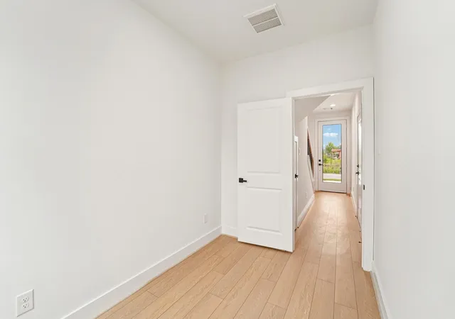 Photo 3 of Single family home for sale at 4504 Terry St, Houston, TX 77009 | MLS# 66575009 | Listing updated on 2026-10-07