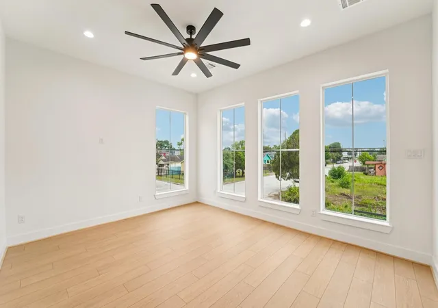 Photo 4 of Single family home for sale at 4504 Terry St, Houston, TX 77009 | MLS# 66575009 | Listing updated on 2026-10-07