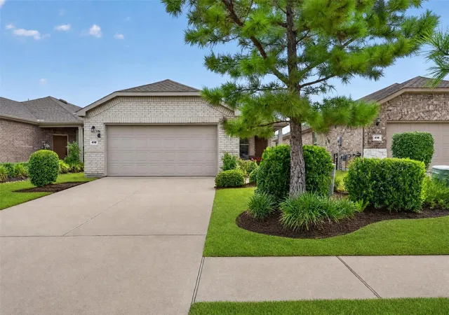 Photo 2 of Single family home for sale at 418 Thistle Thorn Dr, Spring, TX 77382 | MLS# 77229736 | Listing updated on 2026-09-11