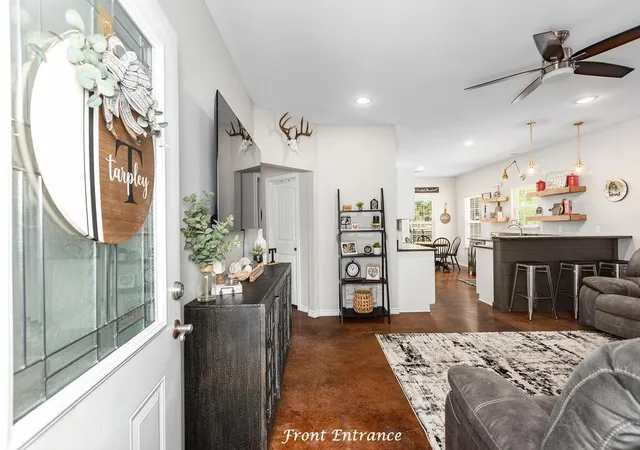 Photo 3 of Single family home for sale at 1405 Fm 706, Lufkin, TX 75904 | MLS# 51316154 | Listing updated on 2026-09-19