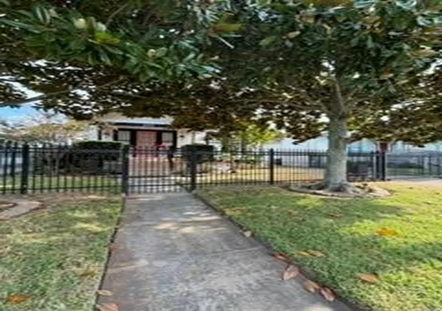 Photo 1 of Single family home for sale at 4713 Ave R, Galveston, TX 77551 | MLS# 73838771 | Listing updated on 2026-09-10