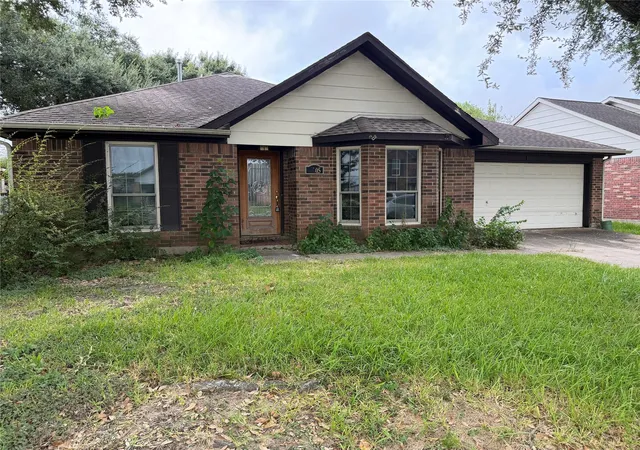 Photo 1 of Sale Pending at 4905 Glenview Dr, La Porte, TX 77571 | MLS# 14179849 | Listing updated on 2026-10-02
