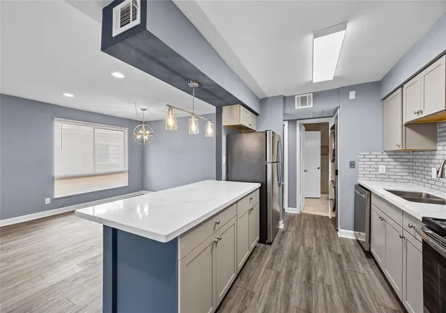 Photo 3 of Condo for sale at 17202 Imperial Valley Dr #5, Houston, TX 77060 | MLS# 95953683 | Listing updated on 2026-09-22