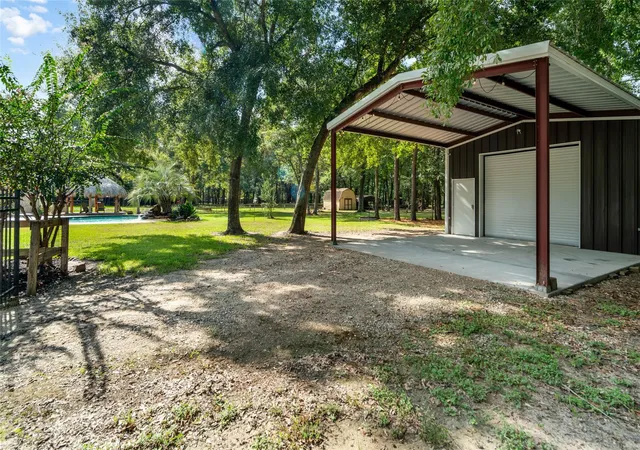 Photo 4 of Sale Pending at 910 Cmns Vista Dr, Huffman, TX 77336 | MLS# 85339829 | Listing updated on 2026-09-16
