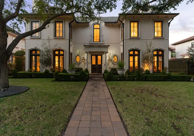 Photo 1 of Single family home for sale at 4012 Piping Rock Ln, Houston, TX 77027 | MLS# 40836545 | Listing updated on 2026-09-16
