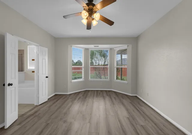 Photo 4 of Sale Pending at 1922 Vale Hvn Dr, Spring, TX 77373 | MLS# 10226287 | Listing updated on 2026-10-16
