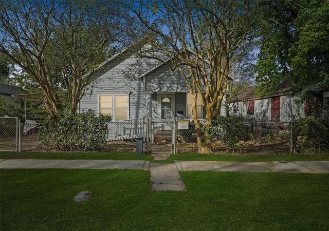 Photo 1 of Single family home for sale at 4029 Lucille St, Houston, TX 77026 | MLS# 64085559 | Listing updated on 2026-10-05