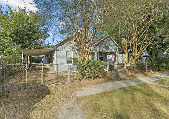 Photo 2 of Single family home for sale at 4029 Lucille St, Houston, TX 77026 | MLS# 64085559 | Listing updated on 2026-10-05
