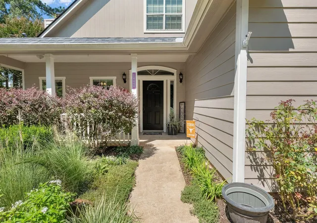 Photo 4 of Single family home for sale at 14444 Hill Dr, Willis, TX 77318 | MLS# 93438863 | Listing updated on 2026-09-12