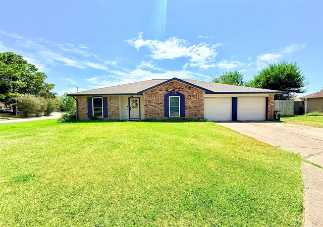 Photo 2 of Single family home for sale at 2410 Point Comfort Ct, Webster, TX 77598 | MLS# 65526327 | Listing updated on 2026-09-21