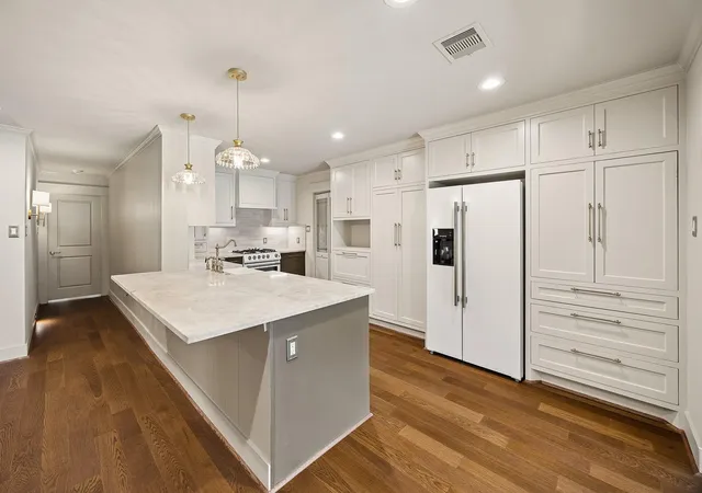 Photo 2 of Single family home for sale at 2226 Lamonte Ln, Houston, TX 77018 | MLS# 61571212 | Listing updated on 2026-09-23