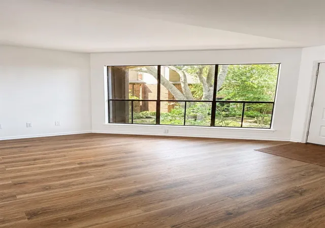 Photo 1 of Condo for sale at 3150 Walnut Bnd Ln #622, Houston, TX 77042 | MLS# 10465199 | Listing updated on 2026-09-06