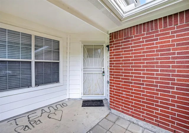 Photo 3 of Single family home for sale at 12710 Paso Del Flores Dr, Houston, TX 77045 | MLS# 54336338 | Listing updated on 2026-09-21