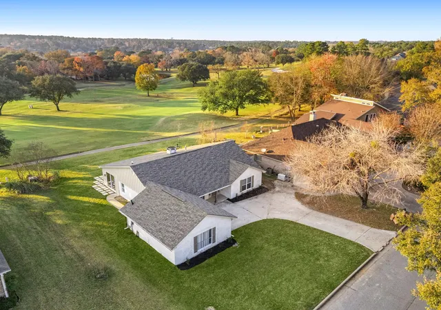 Photo 2 of Single family home for sale at 1328 Green Briar Dr, Huntsville, TX 77340 | MLS# 51936070 | Listing updated on 2026-09-28