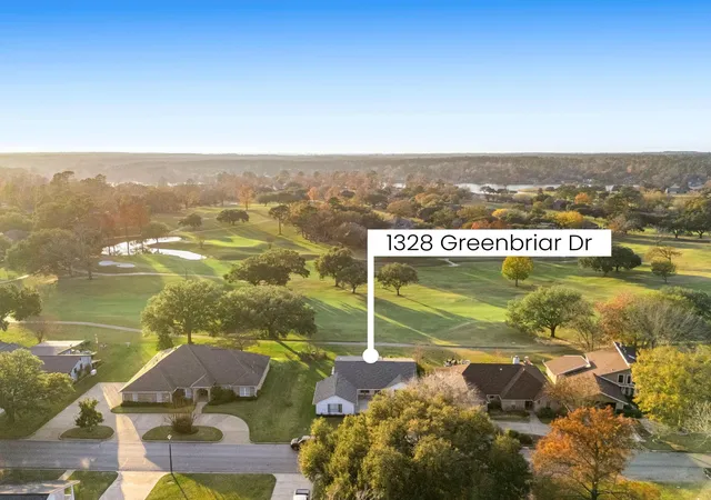 Photo 3 of Single family home for sale at 1328 Green Briar Dr, Huntsville, TX 77340 | MLS# 51936070 | Listing updated on 2026-09-28