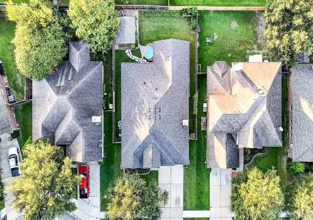 Photo 1 of Single family home for sale at 2034 Crk Shore Ln, Pearland, TX 77581 | MLS# 44508707 | Listing updated on 2026-10-07