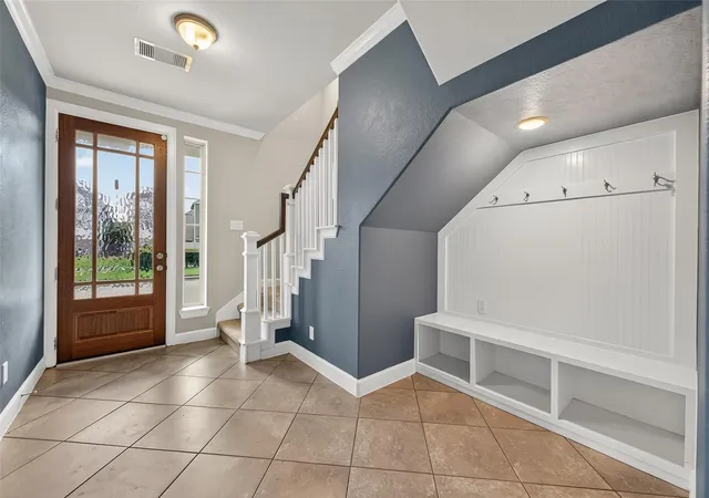 Single family home for sale at 2009 Kirby Landing Dr, Houston, TX 77051 | MLS# 98263132
