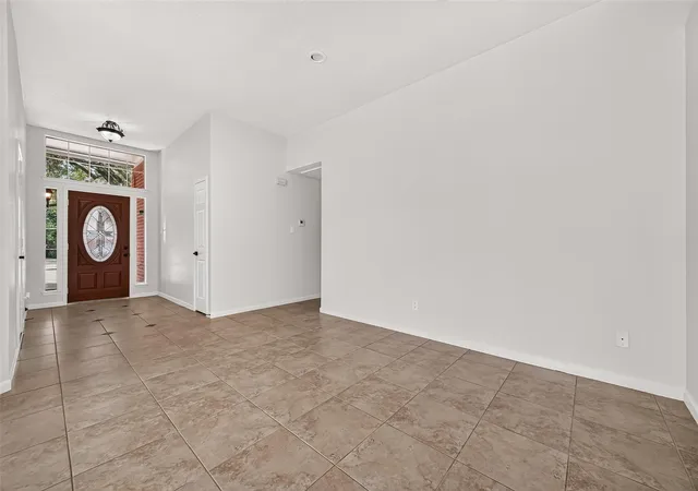 Photo 2 of Sale Pending at 15418 Park Glen Dr, Sugar Land, TX 77498 | MLS# 61083459 | Listing updated on 2026-09-19