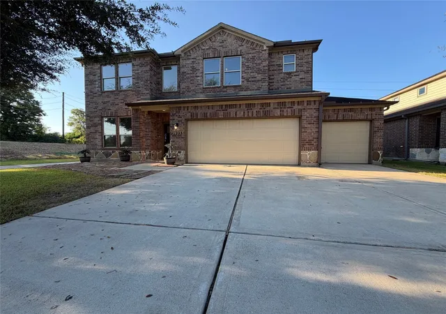 Photo 1 of Sale Pending at 5923 Carnaby Ln, Rosenberg, TX 77471 | MLS# 29890516 | Listing updated on 2026-10-06