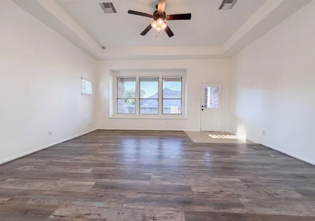 Photo 3 of Sale Pending at 5923 Carnaby Ln, Rosenberg, TX 77471 | MLS# 29890516 | Listing updated on 2026-10-06