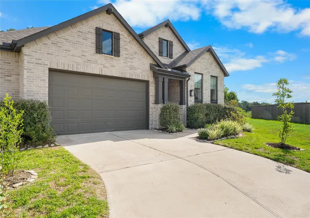 Photo 2 of Single family home for sale at 21302 Oakley Claremont Ct, Magnolia, TX 77355 | MLS# 36661180 | Listing updated on 2026-09-22