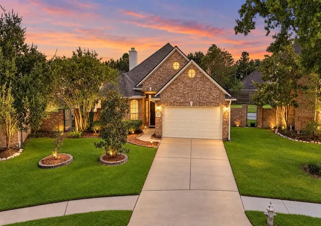 Photo 2 of Single family home for sale at 2611 Oxhill Ct, Pearland, TX 77584 | MLS# 89318041 | Listing updated on 2026-10-05