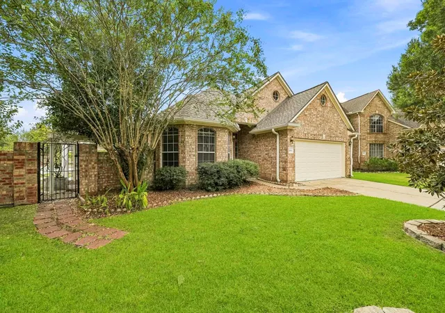 Photo 3 of Single family home for sale at 2611 Oxhill Ct, Pearland, TX 77584 | MLS# 89318041 | Listing updated on 2026-10-05