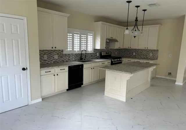 Photo 3 of Single family home for sale at 21538 Canyon Ter Ln, Katy, TX 77450 | MLS# 33957338 | Listing updated on 2026-09-05