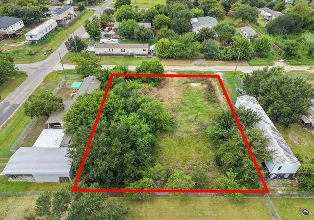 Photo 2 of Land for sale at 1047 10th Street, Dickinson, TX 77539 | MLS# 67578747 | Listing updated on 2026-09-09